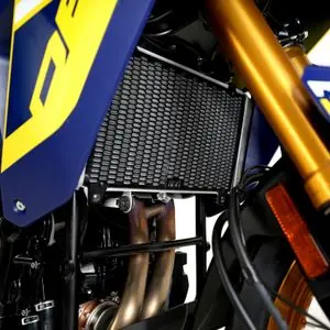 RG Racing Jäähdyttimen suoja Poisto