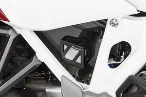 Touratech Jarrunesteen säiliö - Musta Suojus Viikonlopputarjous