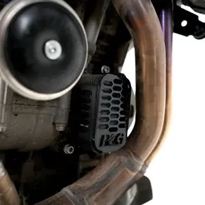 RG Racing Oil Cooler Guard Jäähdyttimen suoja Pakollinen (Must-Have)
